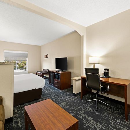 Comfort Suites Kansas City-Λίμπερτι Εξωτερικό φωτογραφία